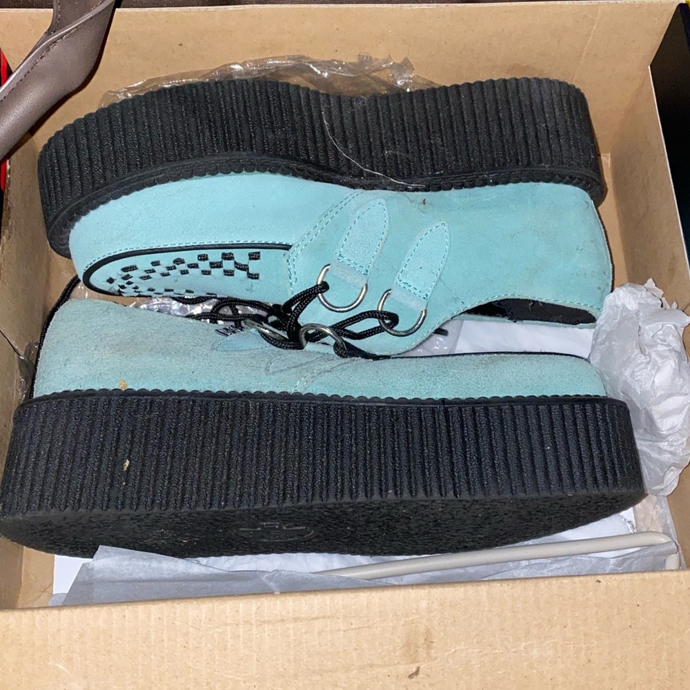 Almost brand new TUK CREEPERS